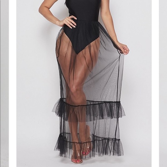 HSITC Dresses & Skirts - 💥💥SHE’S CLASSY!💥💥